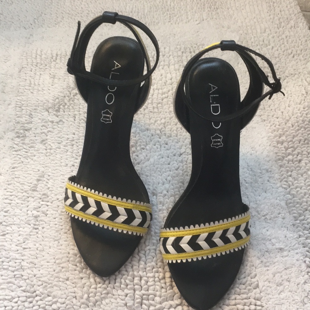 Black&neon yellow ankle strap ALDO high heel